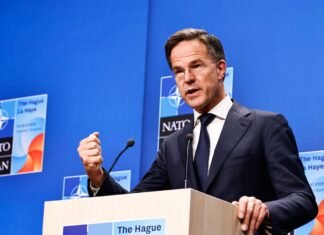 Рютте: США продолжают помогать Украине разведкой и оружием через Европу