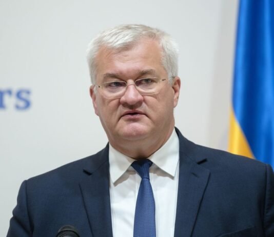 Украина требует от Венгрии немедленно вернуть похищенные средства Ощадбанка