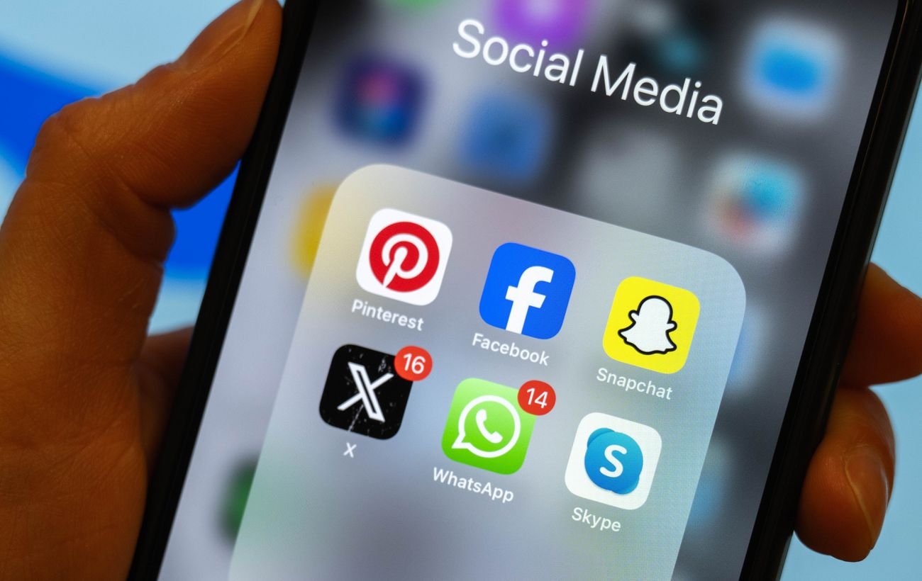 Еще один удар по соцсетям: Индонезия ввела ограничения для детей до 16 лет