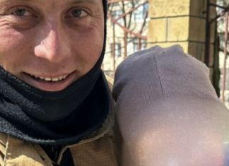 В Одессе 2-летний ребенок упал в открытый люк, — ФОТО