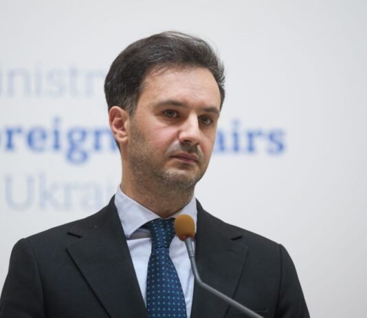 Выстрел себе в ногу: в МИД ответили Словакии на решение об электричестве