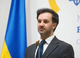 «На воре шапка горит»: в МИД высмеяли истерики Сийярто по поводу денег Ощадбанка