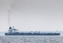 В ЕС обсуждают ужесточение санкций против теневого флота РФ: под удар попадут порты