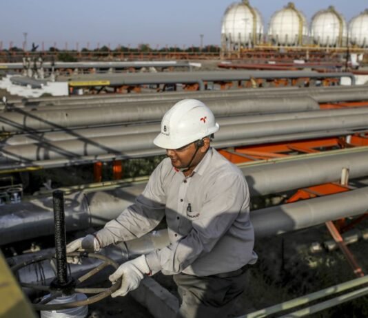 Ирак и Курдистан договорились возобновить экспорт нефти через Турцию