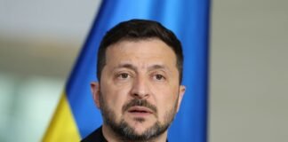 «У меня есть iPad»: Зеленский показал, как в режиме онлайн наблюдает за атаками РФ