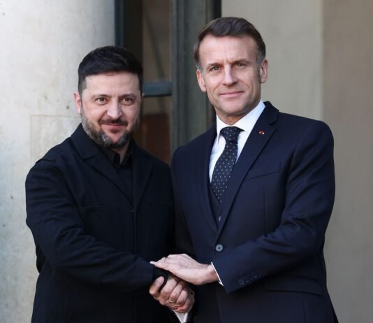 Зеленский заинтриговал тайными договоренностями с Макроном