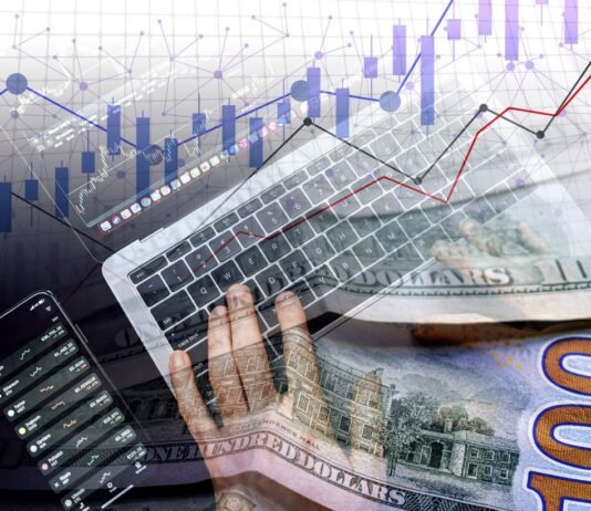 Доллар и евро сбрасывают в цене: курс валют в обменниках и банках на 27 марта