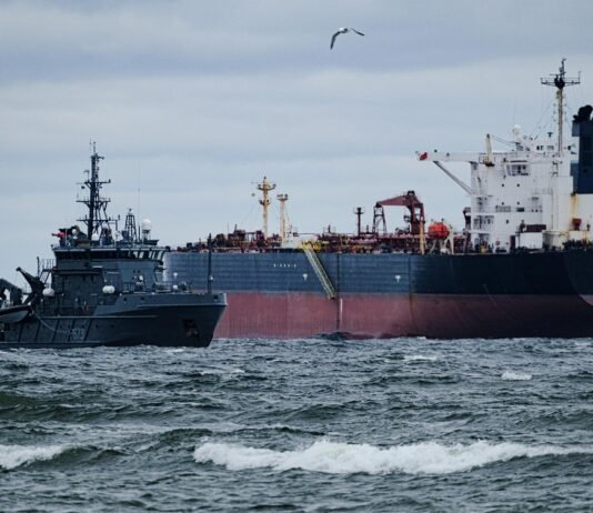 Большие деньги: почему британцы так и не задержали ни одного танкера «теневого флота» РФ, — The Times