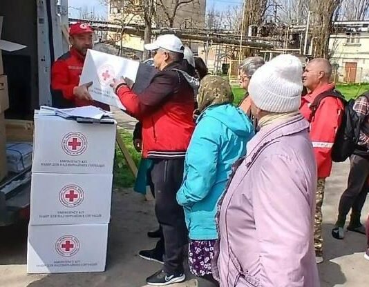 Волонтеры Одессы объединились для помощи пострадавшим от атаки РФ, — ФОТО