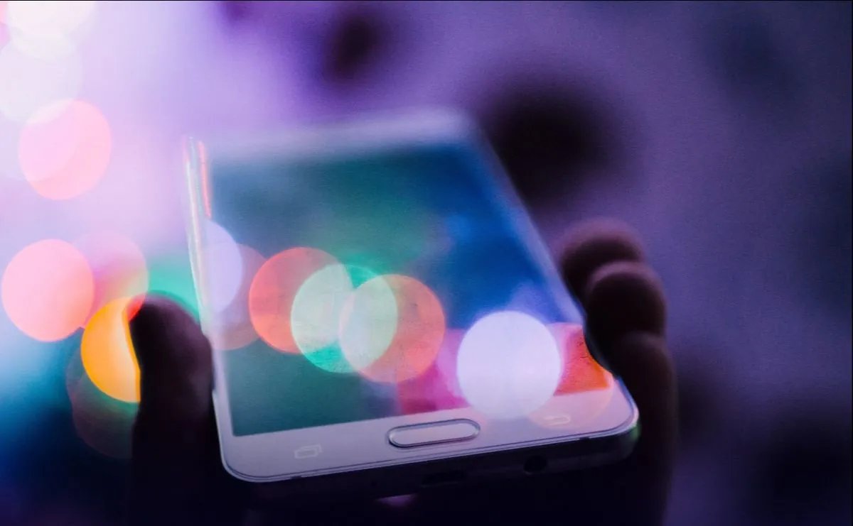 Пользователи жалуются на работу "Киевстар". Оператор уверяет — специалисты устраняют сложности