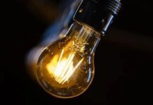 Укрэнерго не планирует отключений света 25 апреля и призывает ограничить потребление вечером