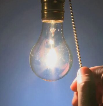 По всей Украине отменены графики отключений света на 19 апреля