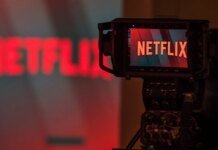 Акции Netflix обвалились после отставки руководителя спустя 29 лет