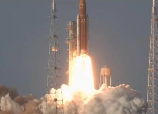 НАСА запустило историческую миссию Artemis II к Луне