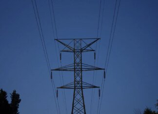 Вражеские атаки оставили без света часть 6 областей, о вечерних графиках не сообщается