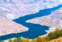 На глубине под Землей обнаружен гигантский резервуар воды, который в три раза больше всех океанов