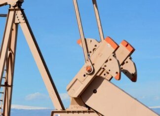 Цена на нефть упала ниже $100 после объявления Трампом двухнедельного прекращения огня