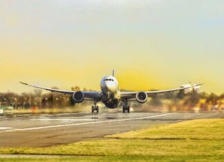 Попытка обложить налогом аренду самолетов за границей бьет по авиаотрасли и репутации Украины на международной арене