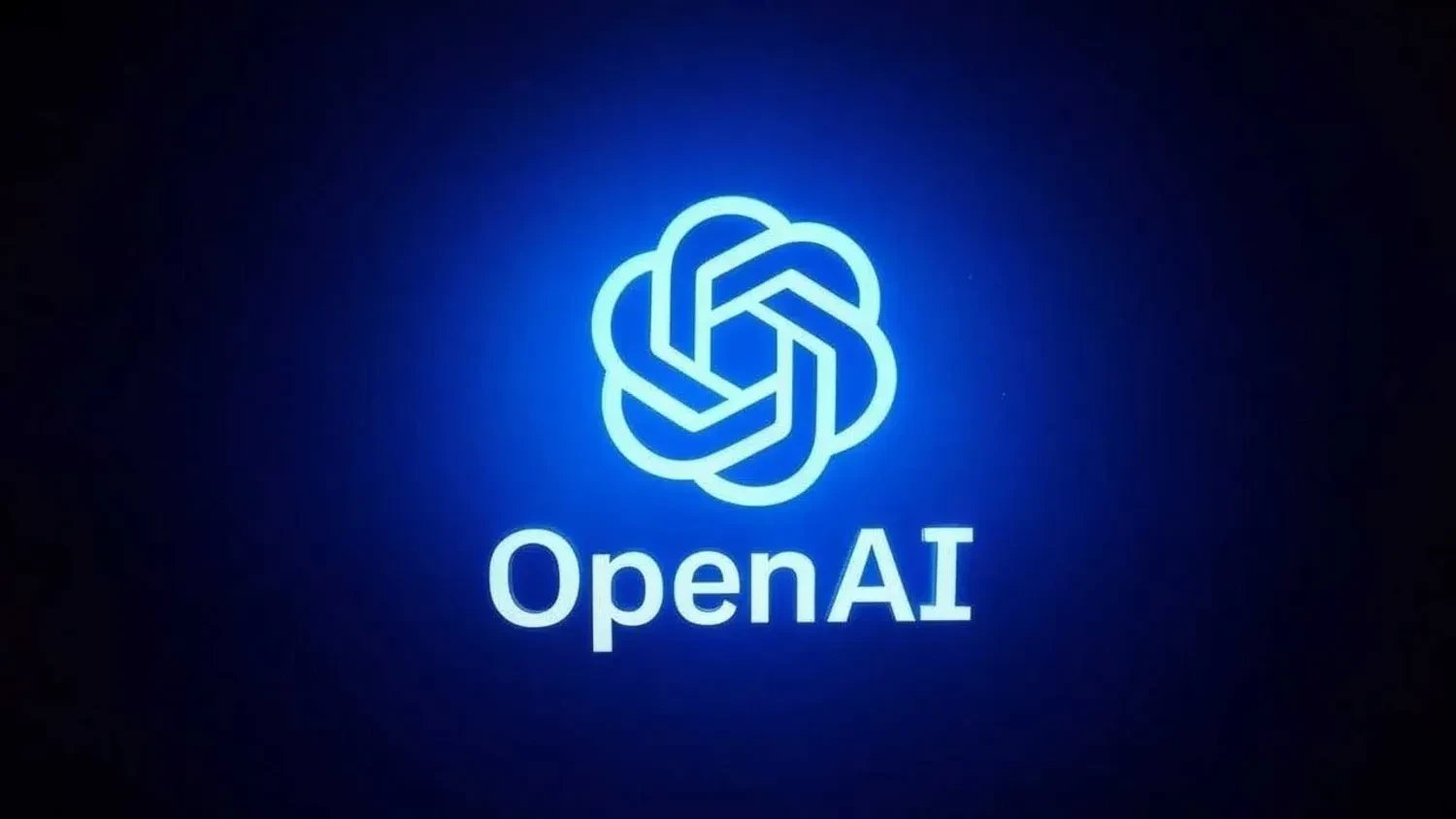 Ключевые специалисты OpenAI переходят в Meta на фоне гонки в ИИ