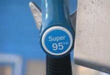 Сколько стоят бензин и дизель на украинских АЗС и повысятся ли они в цене