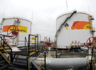 США возобновили действие санкций против российской нефти — СМИ