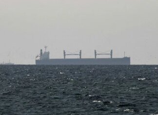 Цены на нефть обвалились на 9% после заявления Ирана об открытии Ормузского пролива