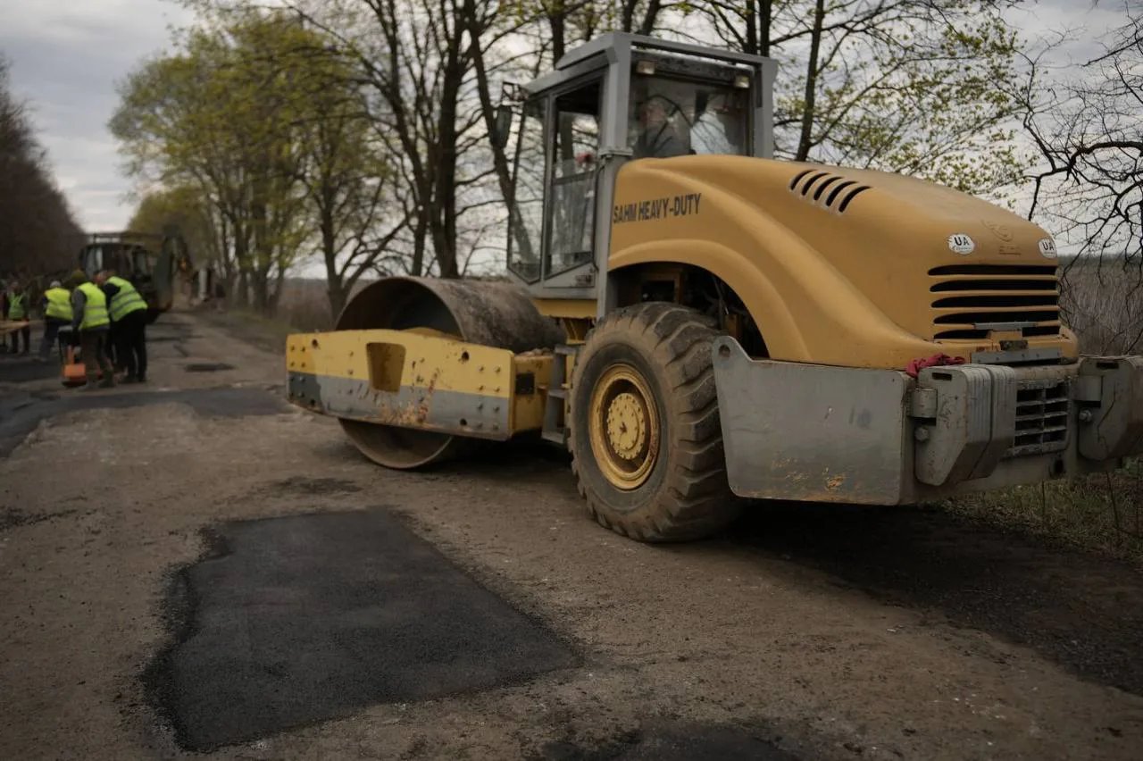 В Украине отремонтировали более 5,7 млн кв. м дорог – правительство заявило о рекордных темпах