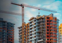 В Украине меняют правила строительства — правительство объясняет это стремлением к быстрому восстановлению