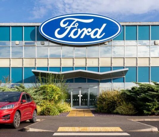 Ford обсуждает оборонные проекты с США, компания может присоединиться к военному производству