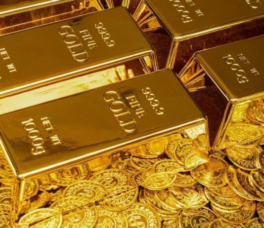 Золото падает после решения ФРС, а война в Иране усиливает давление на рынок