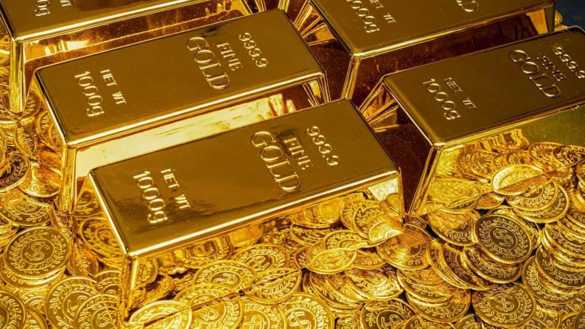 Золото падает после решения ФРС, а война в Иране усиливает давление на рынок