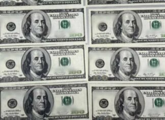 Фальшивая валюта «гуляла» по Одессе: правоохранители задержали иностранцев за денежную аферу, — ФОТО