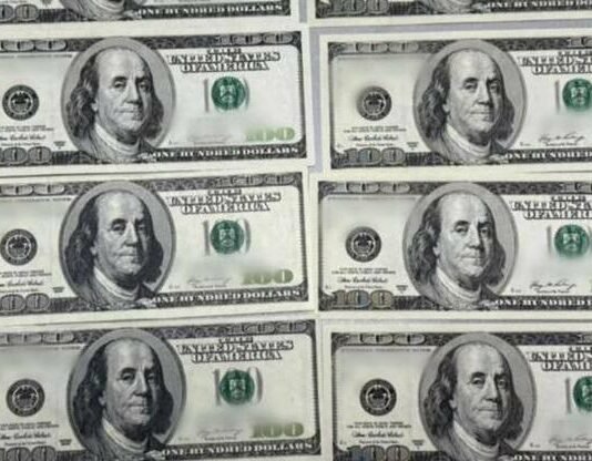 Фальшивая валюта «гуляла» по Одессе: правоохранители задержали иностранцев за денежную аферу, — ФОТО