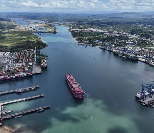 Цены на проход по Панамскому каналу взлетели до рекорда из-за войны в Иране, — FT