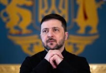 Нет глубокого понимания. Зеленский ответил на слова Вэнса о «торгах за территории»