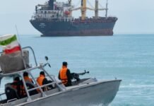 Мошенники выманивают крипту у моряков, обещая безопасный проход через Ормузский пролив, — СМИ