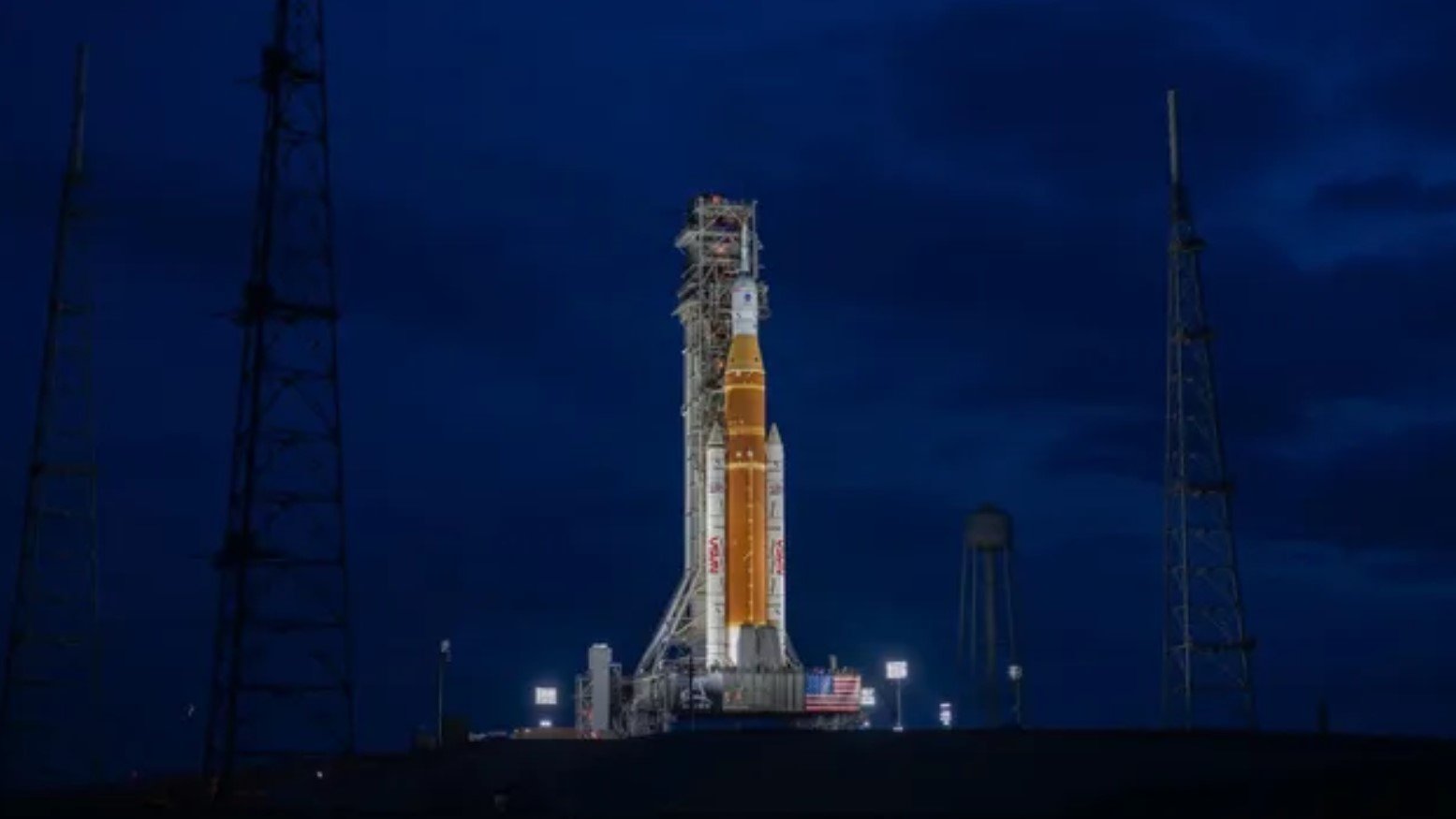 Впервые за 50 лет: NASA запускает миссию «Артемида II» — люди полетели к Луне (фото, видео)