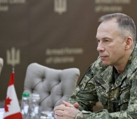 РФ испытывает дефицит ракет для защиты от украинских дронов, — Сырский