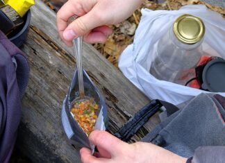 Воины ВСУ, которые 17 дней были без еды на передовой, получили провизию (видео)