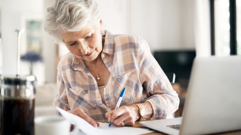 ПФУ не зачтет стаж за учебу: ошибки в документах, из-за которых пенсионеры теряют доплату