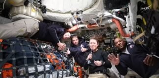 «Хьюстон, у нас проблемы»: астронавты миссии «Артемида-2» рассказали о тревожном сообщении с Земли