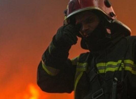 В Одесской области мужчину вытащили из горящего дома