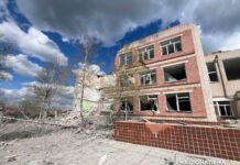 Россия сбросила КАБы на Степановку: повреждены дома, аптека и школа (фото)