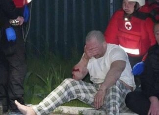 Атака на Одессу: волонтеры вытащили из-под завалов 2-летнего ребенка