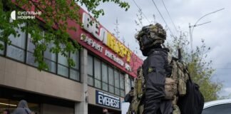 6 человек погибли, 14 — ранены: хронология теракта в Киеве, что известно о стрелке (видео)