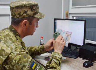 Штраф до 170 тысяч или тюрьма: правительство хочет ужесточить наказание за незаконный выезд за границу