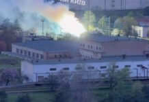 В Киеве загорелся трансформатор: сообщают о перепадах напряжения (видео)