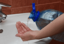 Не паниковать и готовиться: в Правительстве призвали украинцев делать запасы воды