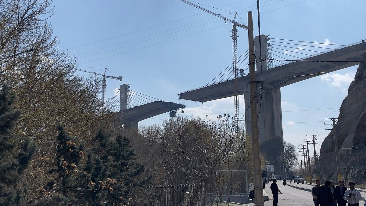 США разрушили самый высокий мост Ирана: Тегеран грозится ударить по единственному пути в Бахрейн