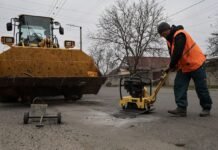 В Украине до мая отремонтируют все основные дороги, — Свириденко